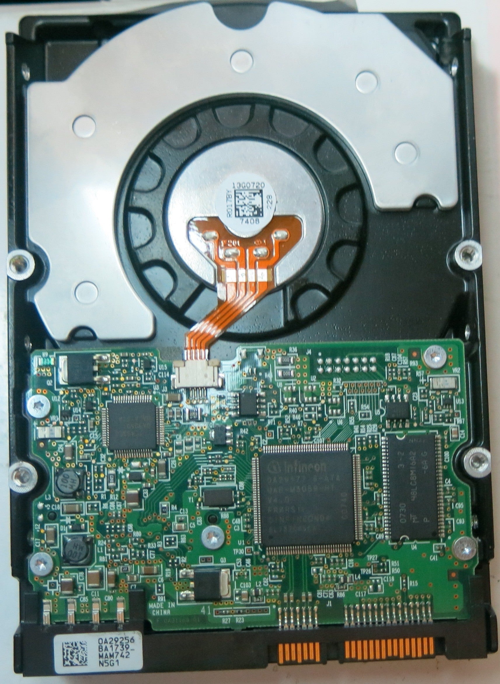 HDS725050KLA360 PCB: F 0A31169 01 SERIAL NUMBER: ZBJ16SZH PN 0A31619 FW BA1854 500 GB