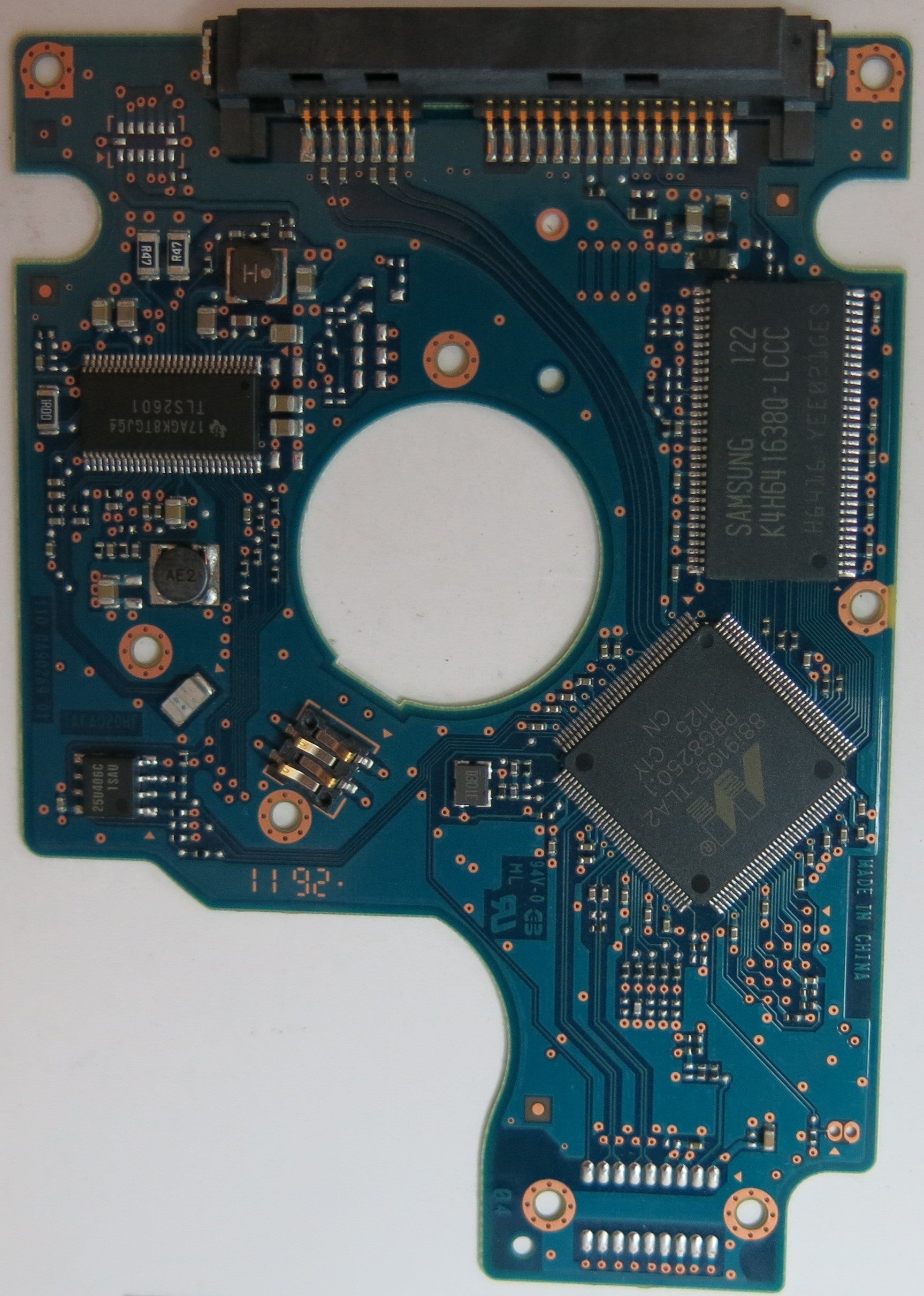 HITACHI HTS543216A7A384, PN 0J18921, MLC DA4024, 220 0A90269 01 PCB