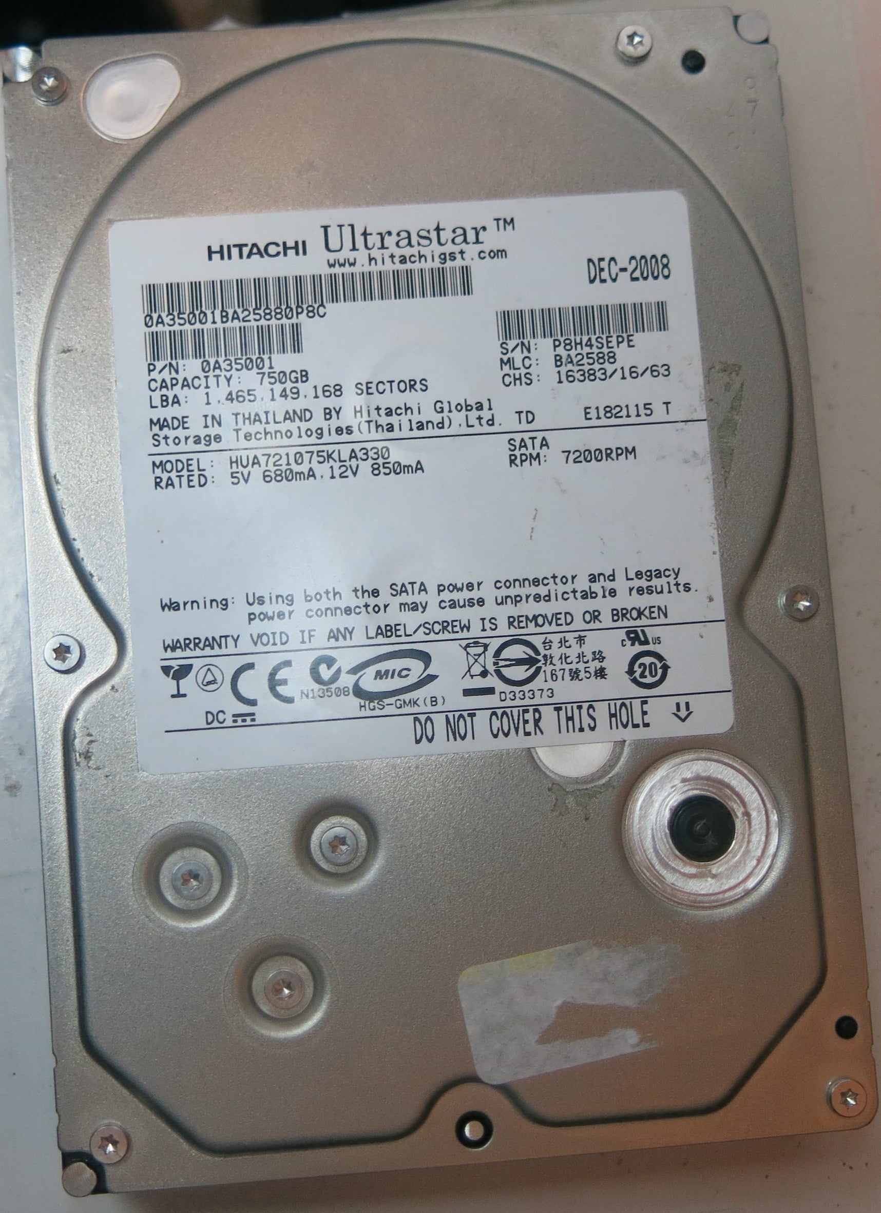 HUA721075KLA330 PCB: 110 0A29636 01 SERIAL NUMBER:  P8H4SEPE PN 0A35001 FW BA2588 750 GB
