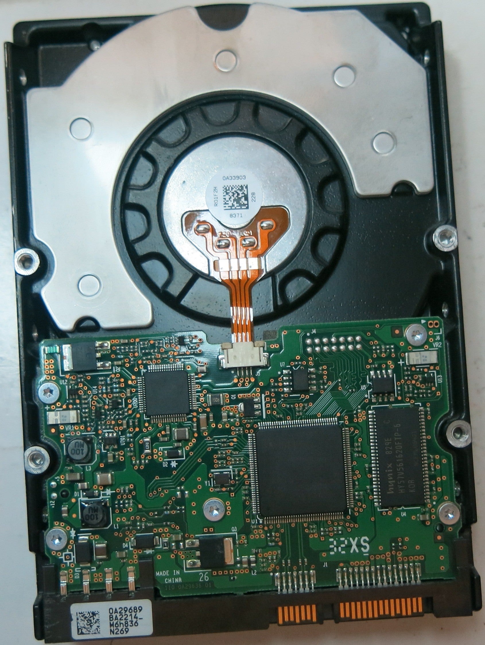 HU721075KLA330,  P/N:0A35152,  MLC:BA2772,  Serial:P8GZ4UZF,  750GB 3.5,       PCB :110 0A29636 01- REV A