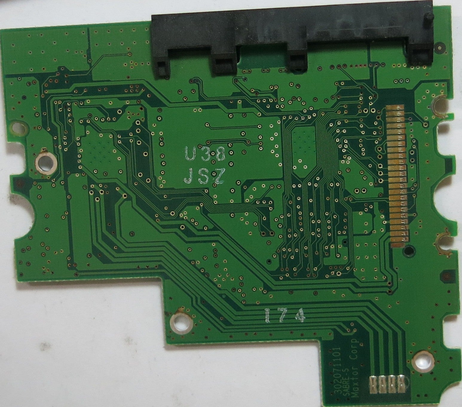 MAXTOR 6L080M0, PN , MLC  , 32071101 PCB