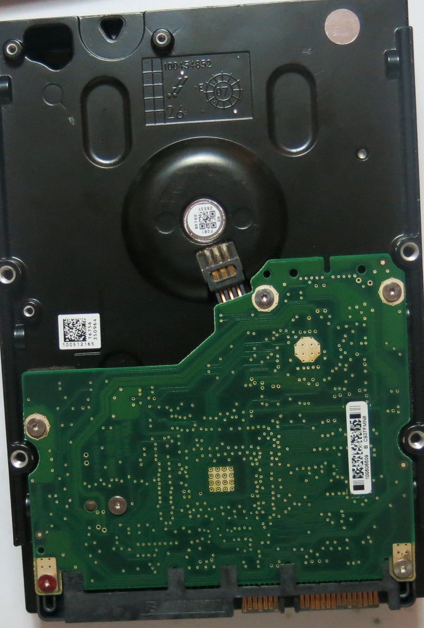 ST31000340NS PCB: 100466624 REV C SERIAL: 9QJ4GB91 PN 9CA158'304 FW SN06 1,0TB