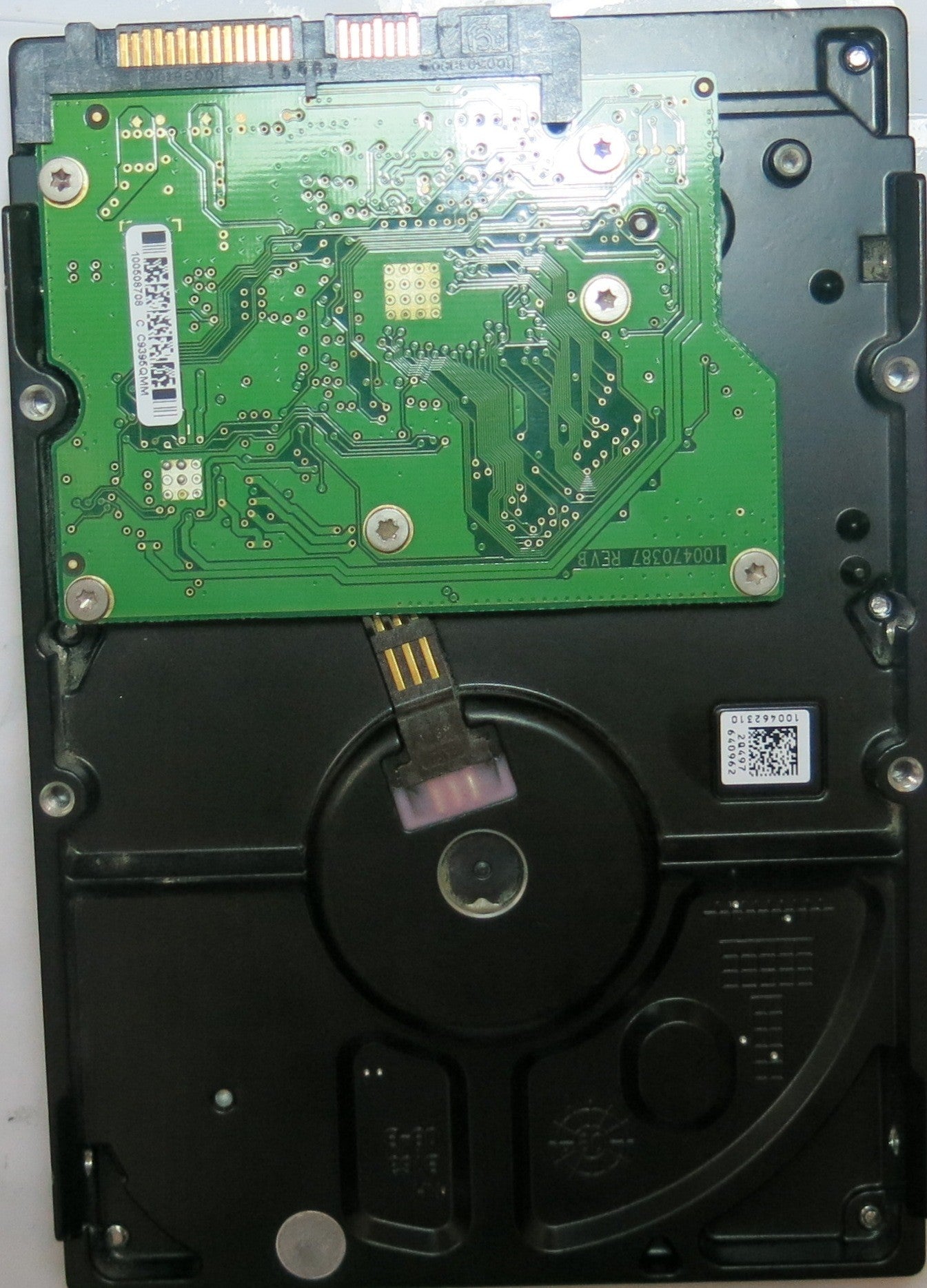 ST3160815AS    PCB: 100470387  SERIAL 9RXFBDC7 PN 9CY132'037  FW 4.ADA  160,GB