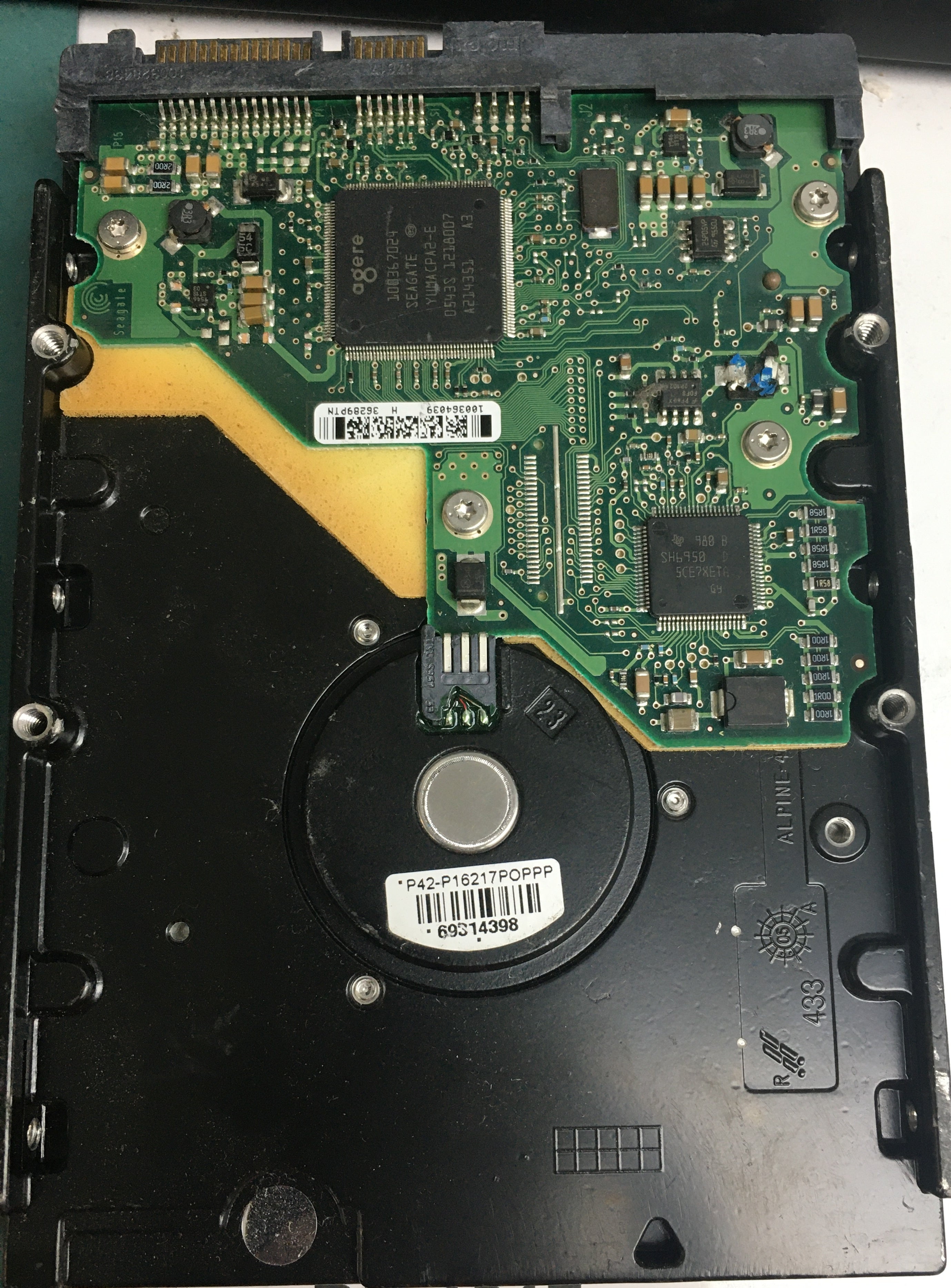 ST340212AS P/N: 100355437 FW: 8.03 Serial: 5MQ3ZJH3 40GB 3.5 PCB: 100331803 REV B