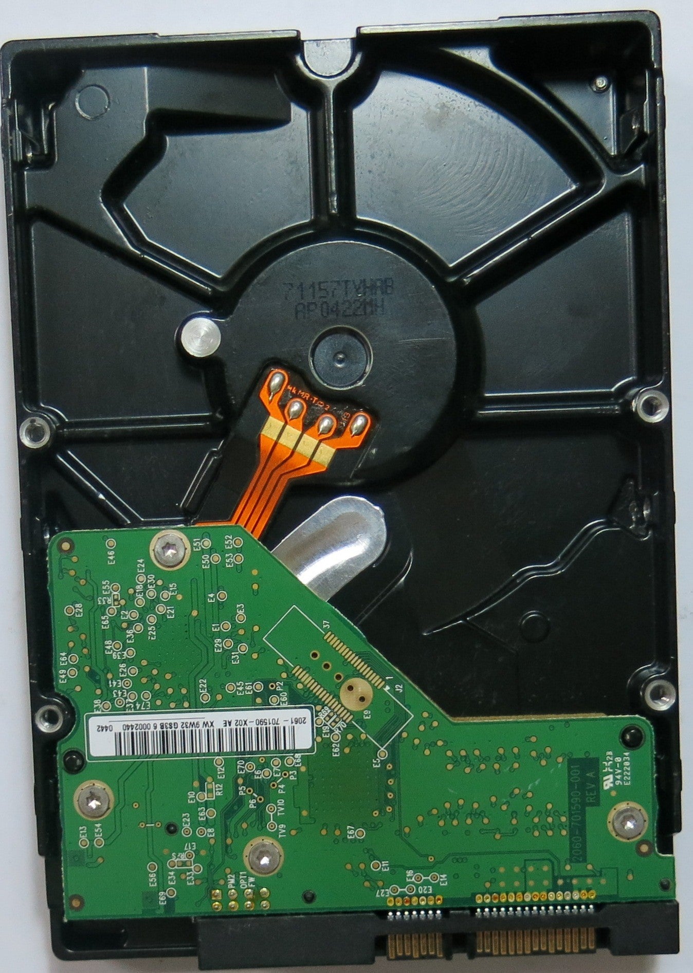 WD3200AVJS'63N9A0  PCB: 2060-701590-001 REV A SERIAL NUMBER: WMAV2W115425 FW HGRNHT2CG  320,GB