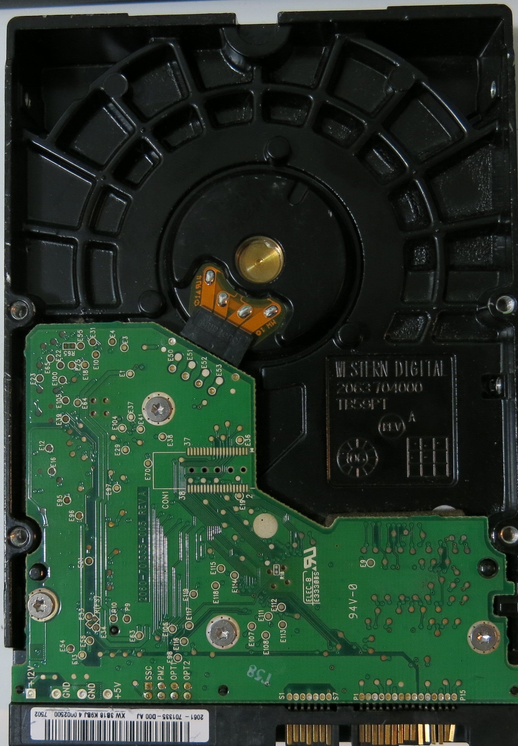 WD400BD-75MRA3 PCB: 2060-701335-005 REV A SERIAL NUMBER: WMAMAA708847 PN:0JX723 40:GB